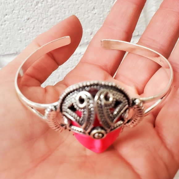 New Carved Agate Goddess Face 925 Silver Cuff Bracelet. - Picture 8 of 8